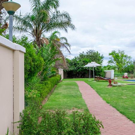 Bakenskraal Ostrich Palace Oudtshoorn Εξωτερικό φωτογραφία